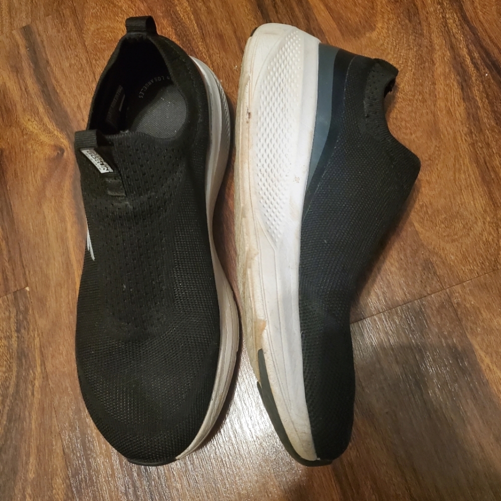 Skechers GOrun Elevate Womens Black and White Slip-On Running Shoes Size 10